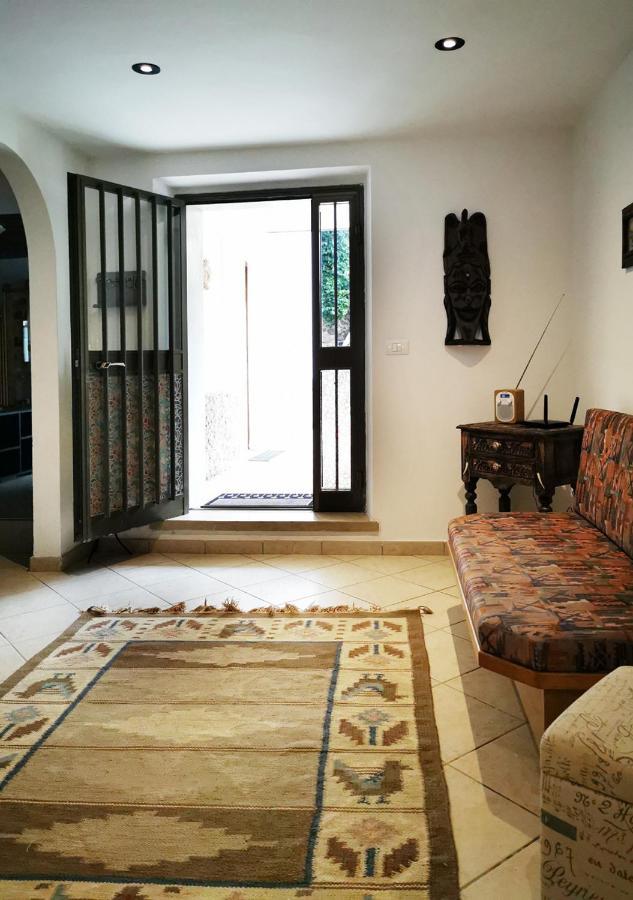 Casa Rustica Con Giardino Villa Caprino Veronese Exterior foto