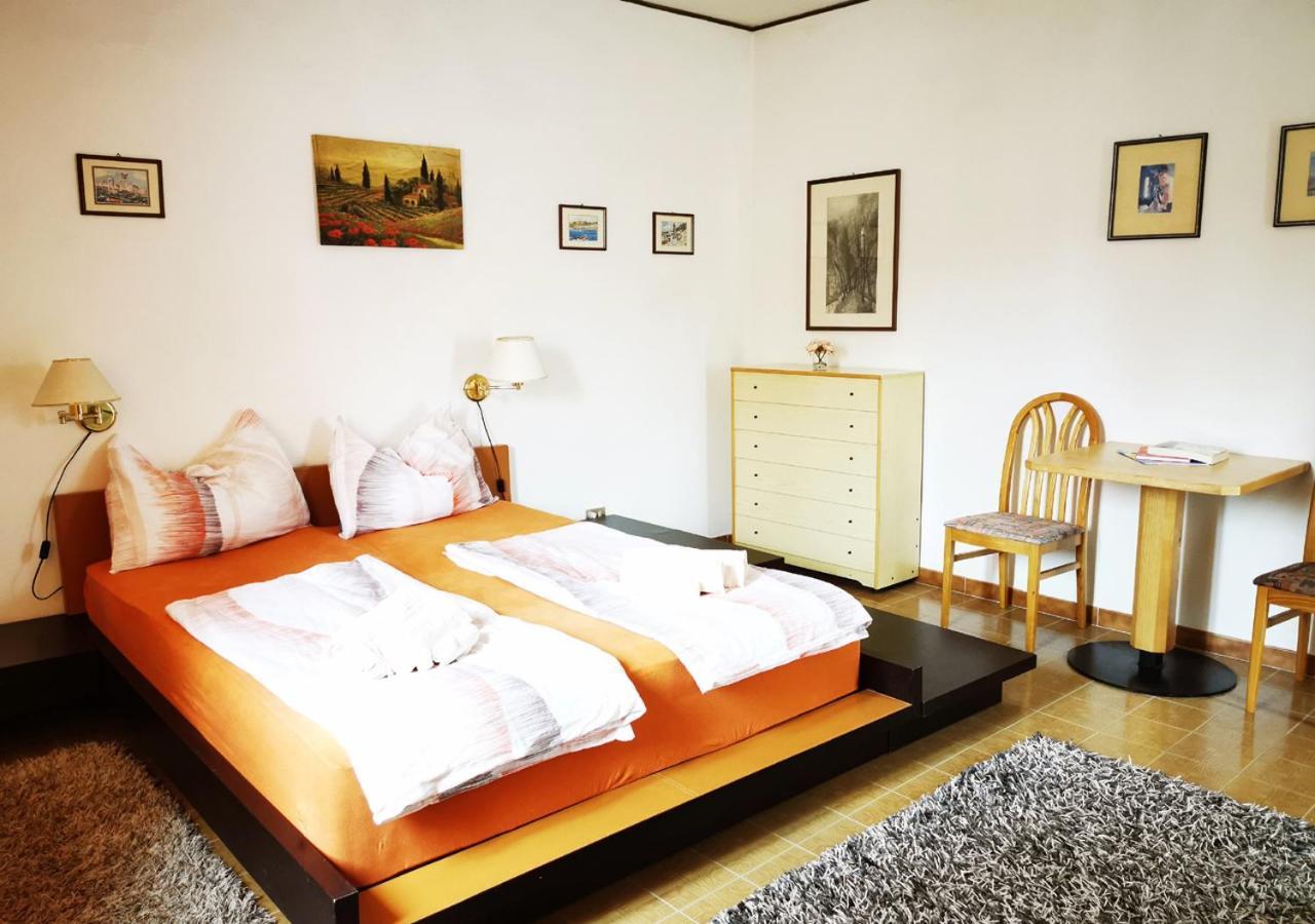 Casa Rustica Con Giardino Villa Caprino Veronese Exterior foto