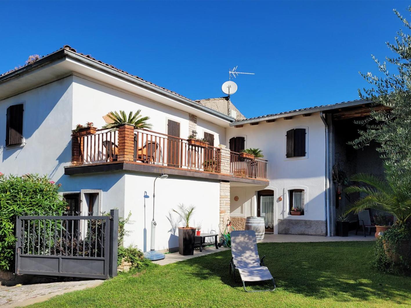 Casa Rustica Con Giardino Villa Caprino Veronese Exterior foto
